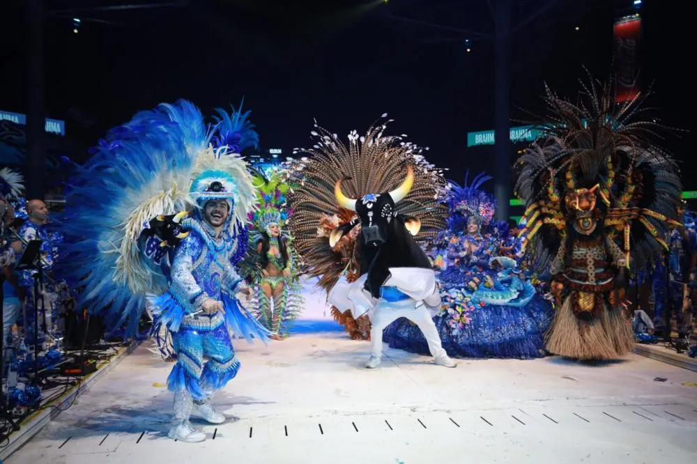 Boi Caprichoso abre o Festival emocionando e exaltando o chão da promessa, da tradição e da inovação